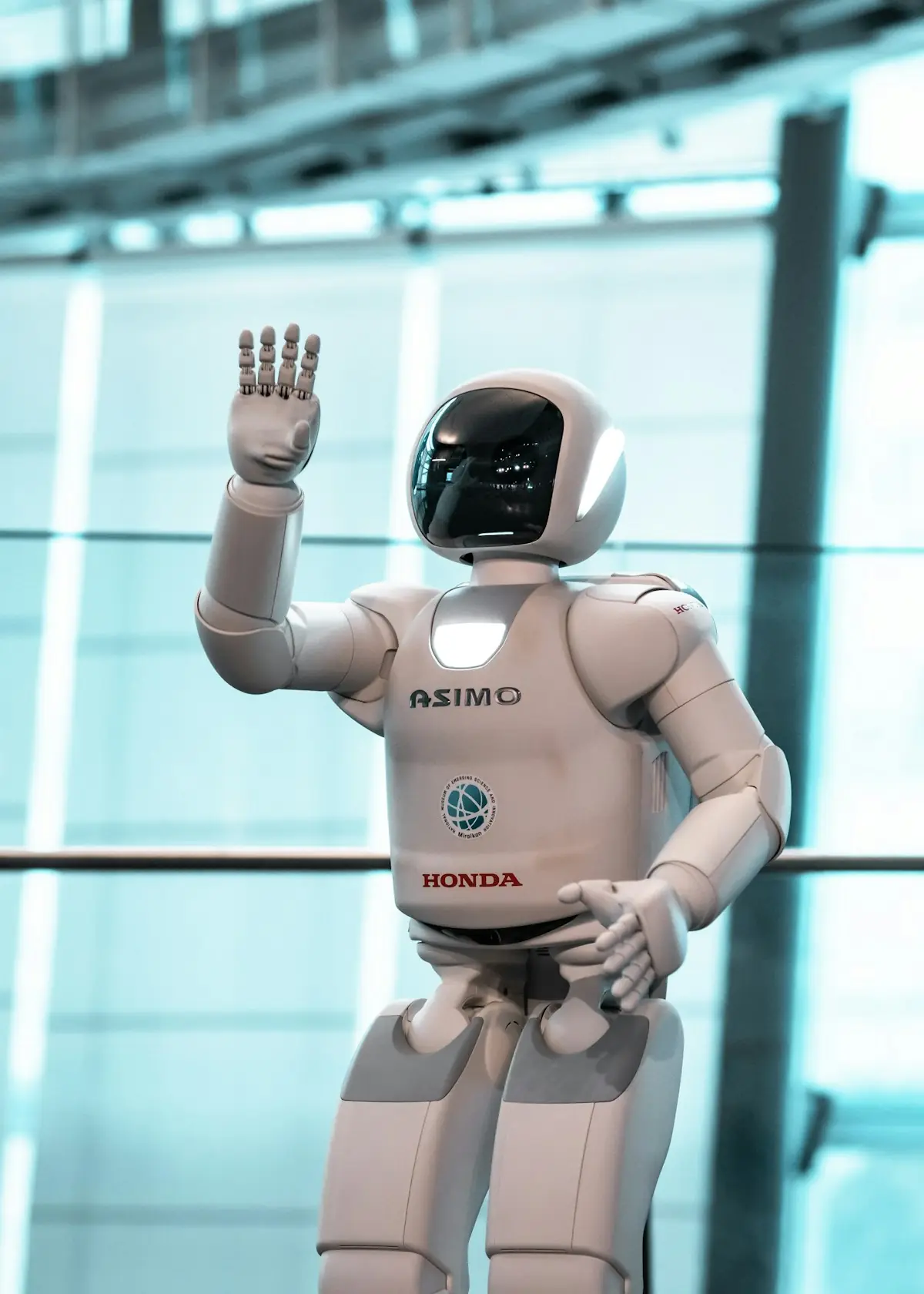 Robot assistant representing an AI chatbot